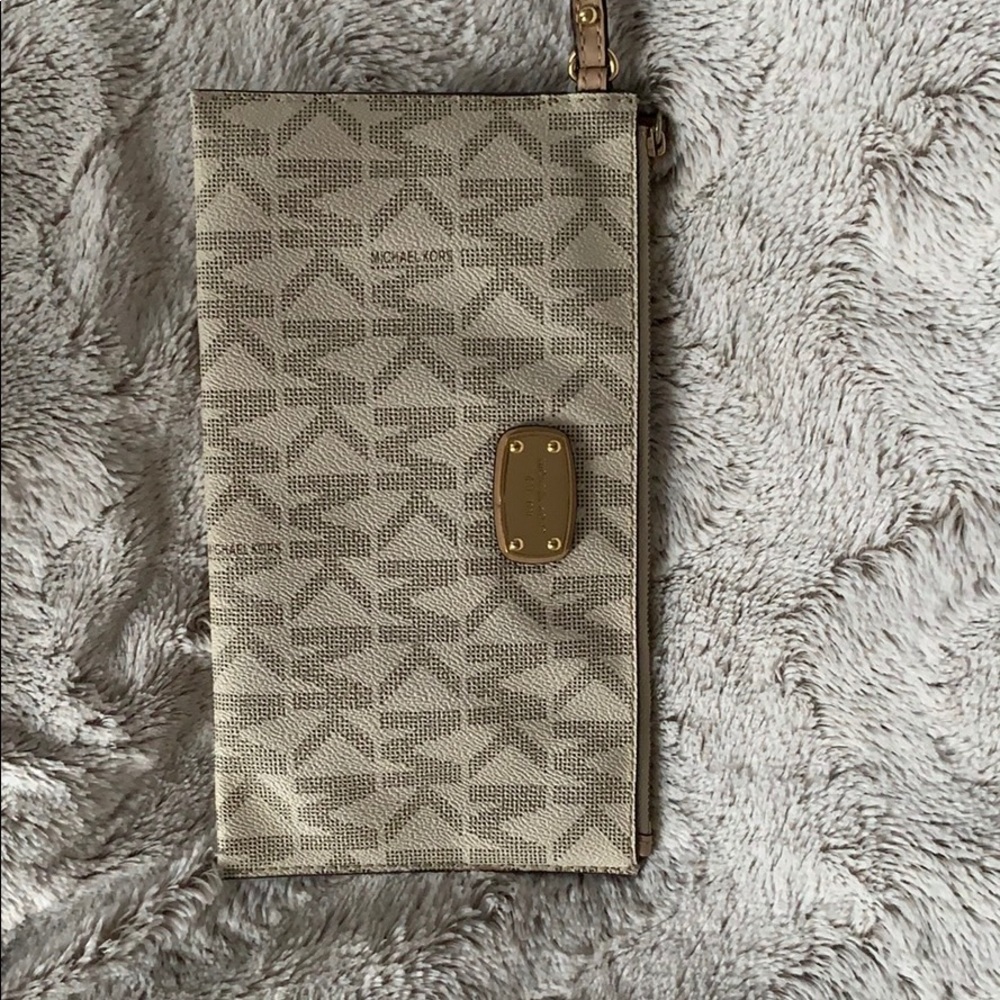 Michael Kors Large Zip Clutch